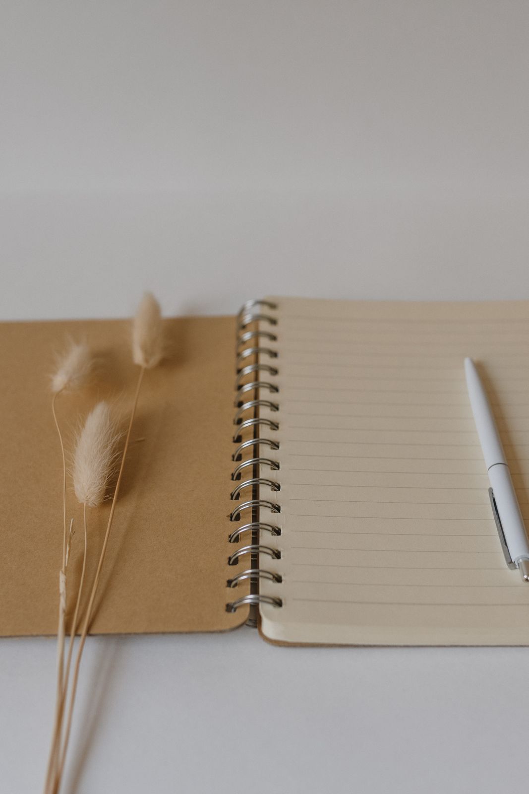 Imagen ilustrativa: cuaderno abierto para la reflexión personal.